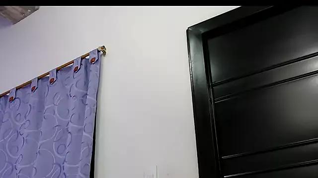 luna69sexgirl from StripChat is Freechat