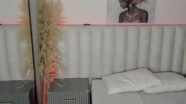 Luna_Clarx from StripChat is Freechat