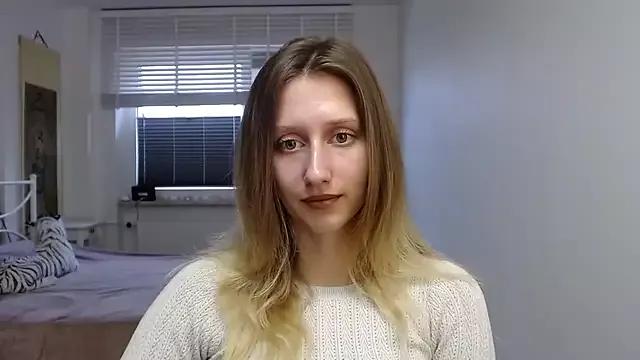 LUNA_delight from StripChat is Freechat