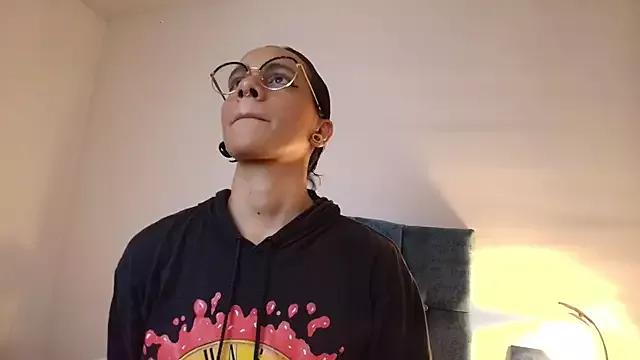 Luna_McClean from StripChat is Freechat