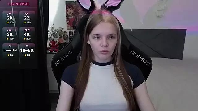 Try our girls live displays and explore the company of endless strippers, with beautiful physiques, vibrating toys and more.