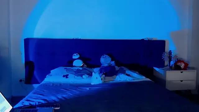 Try our girls live displays and explore the company of endless strippers, with beautiful physiques, vibrating toys and more.