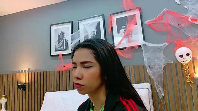 luna_roja25 from StripChat is Freechat