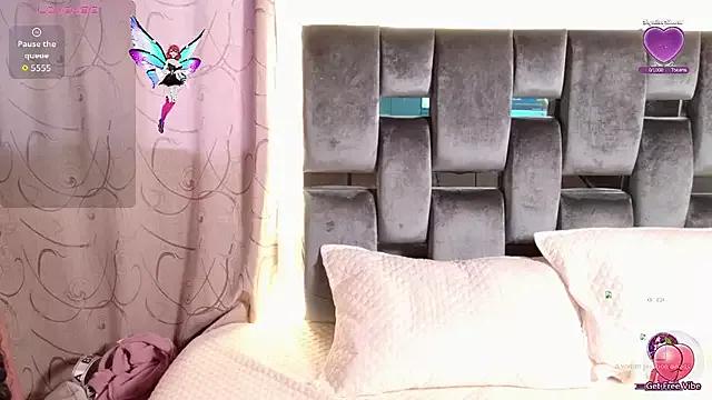 Try our girls live displays and explore the company of endless strippers, with beautiful physiques, vibrating toys and more.