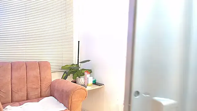 Avatar of Lunaa_Milf