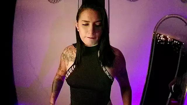 LunaAdamsx from StripChat is Freechat