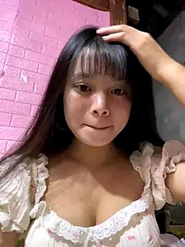 LunaBerry18 from StripChat is Freechat
