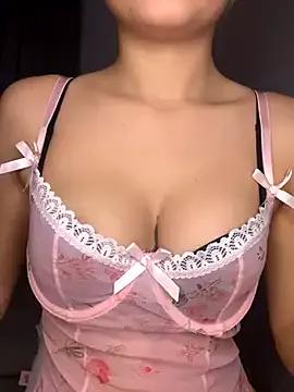 LunaDesireex from StripChat is Freechat