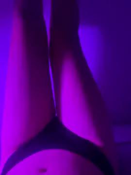 LunaKissing from StripChat is Freechat