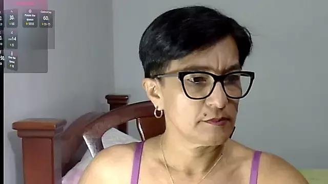 LunaLUVX from StripChat is Freechat