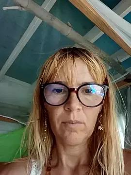 LunaNatural webcams show profile image 