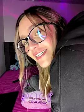 Try our girls live displays and explore the company of endless strippers, with beautiful physiques, vibrating toys and more.