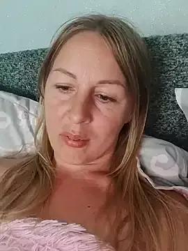 Try our girls live displays and explore the company of endless strippers, with beautiful physiques, vibrating toys and more.