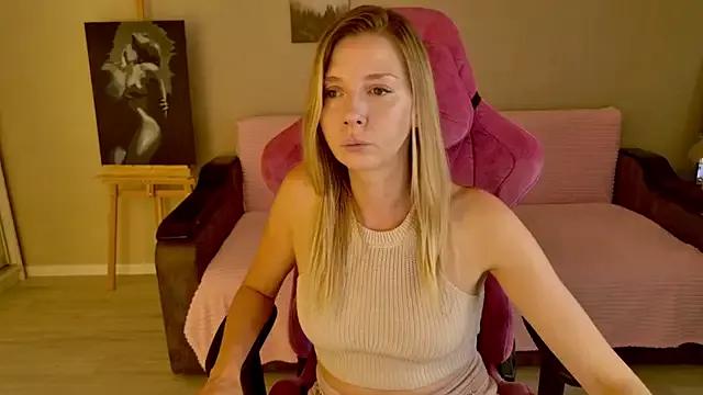 LunaVeda from StripChat is Freechat