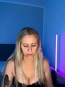 Try our girls live displays and explore the company of endless strippers, with beautiful physiques, vibrating toys and more.