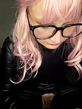 LunaXshade from StripChat is Freechat