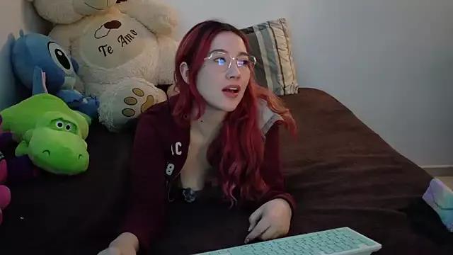 lunnaa_ from StripChat is Freechat