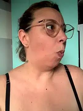 Try our girls live displays and explore the company of endless strippers, with beautiful physiques, vibrating toys and more.