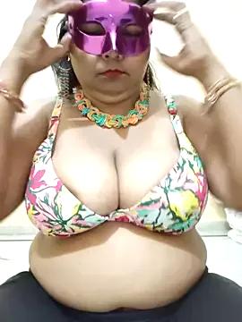 Try our girls live displays and explore the company of endless strippers, with beautiful physiques, vibrating toys and more.