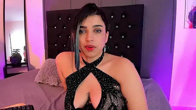 Try our girls live displays and explore the company of endless strippers, with beautiful physiques, vibrating toys and more.