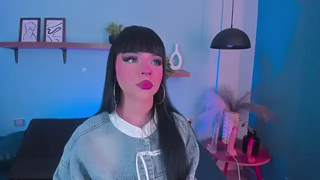 maddy_walker — STRIPTEASE