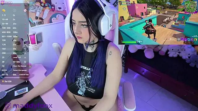 MaddyFooxx webcams show profile image 