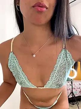 Try our girls live displays and explore the company of endless strippers, with beautiful physiques, vibrating toys and more.