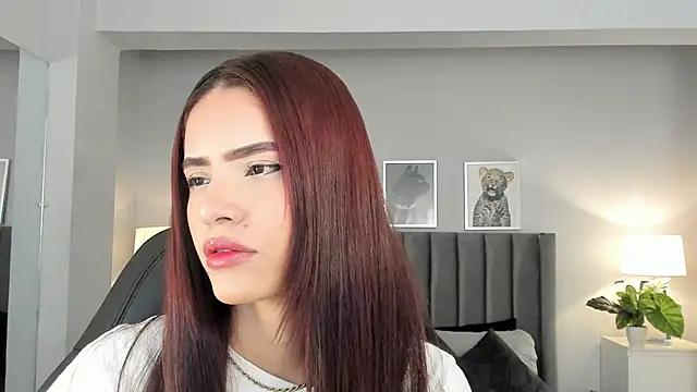 Try our girls live displays and explore the company of endless strippers, with beautiful physiques, vibrating toys and more.