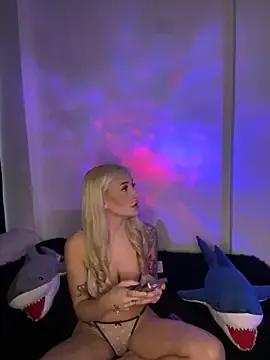 Try our girls live displays and explore the company of endless strippers, with beautiful physiques, vibrating toys and more.