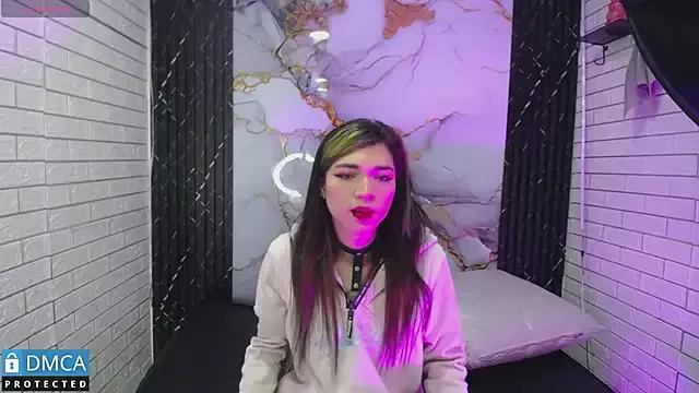 MaeveKuro from StripChat is Freechat
