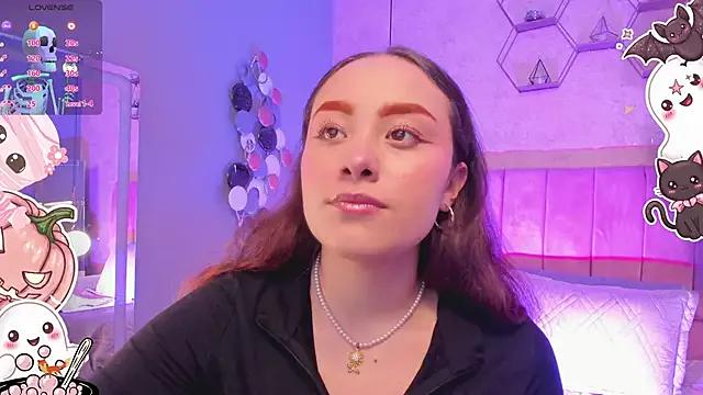 Try our girls live displays and explore the company of endless strippers, with beautiful physiques, vibrating toys and more.