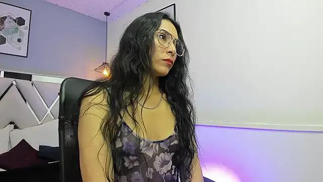 Try our girls live displays and explore the company of endless strippers, with beautiful physiques, vibrating toys and more.