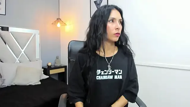 Maite_black — moving my butt in your face