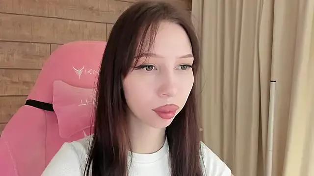 MaliaLandre from StripChat is Freechat
