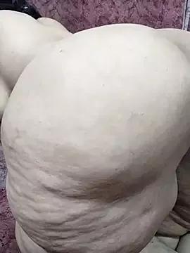Mama_Queen_ from StripChat is Freechat