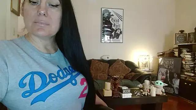 mandaloriangirls from StripChat is Freechat