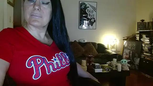 mandaloriangirls from StripChat is Freechat