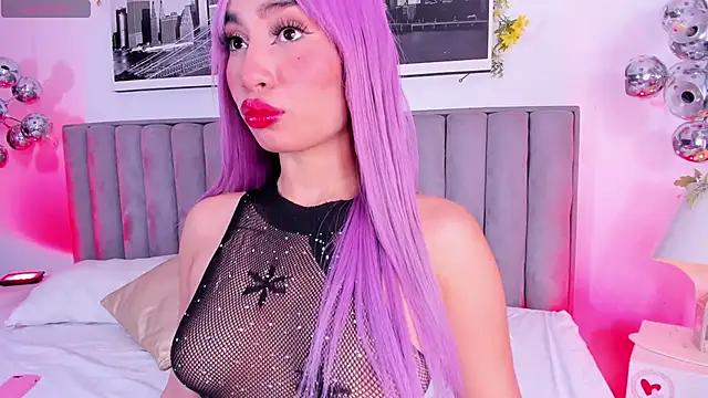 Try our girls live displays and explore the company of endless strippers, with beautiful physiques, vibrating toys and more.