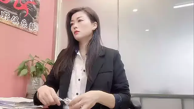 Maneki-nekoo on StripChat