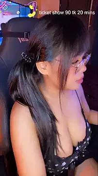 Try our girls live displays and explore the company of endless strippers, with beautiful physiques, vibrating toys and more.