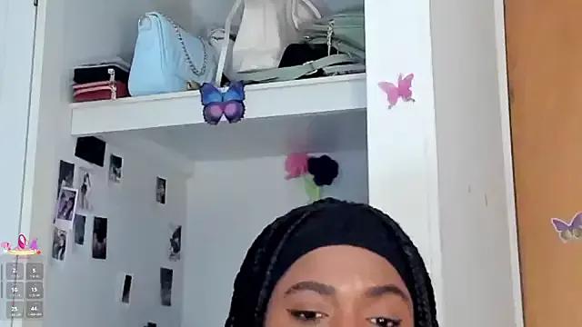 Marce_22 webcams show profile image 