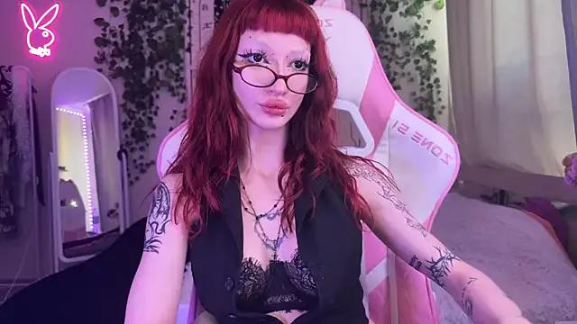 Try our girls live displays and explore the company of endless strippers, with beautiful physiques, vibrating toys and more.