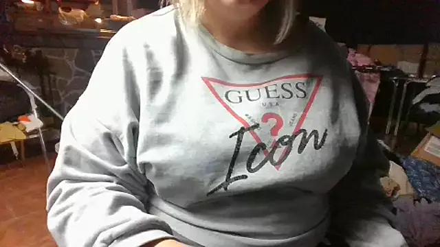 Try our girls live displays and explore the company of endless strippers, with beautiful physiques, vibrating toys and more.