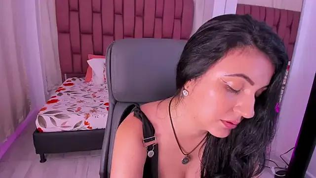 mariam__x from StripChat is Freechat
