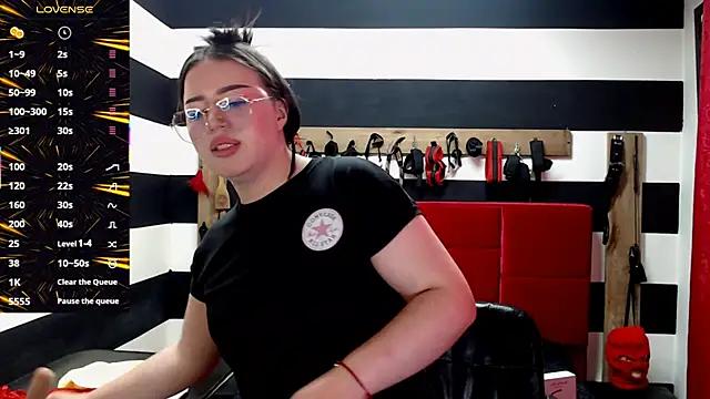 Try our girls live displays and explore the company of endless strippers, with beautiful physiques, vibrating toys and more.