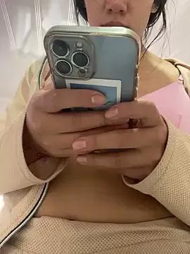 Marianahb-e from StripChat is Freechat