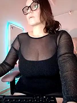Try our girls live displays and explore the company of endless strippers, with beautiful physiques, vibrating toys and more.