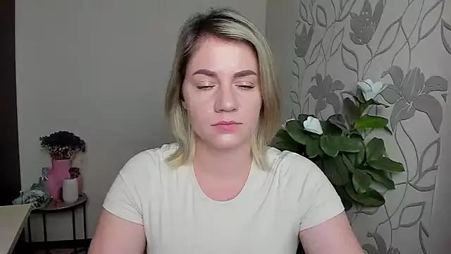 Try our girls live displays and explore the company of endless strippers, with beautiful physiques, vibrating toys and more.