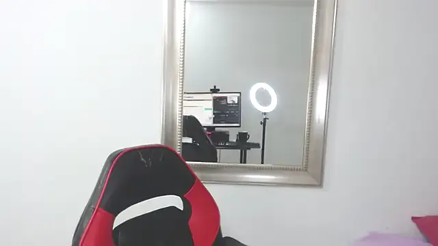 MariaVex — show feet covered in oil