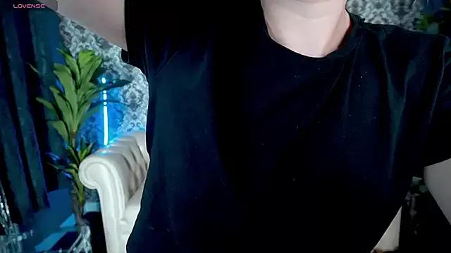 MaribelRiverr_ from StripChat is Freechat